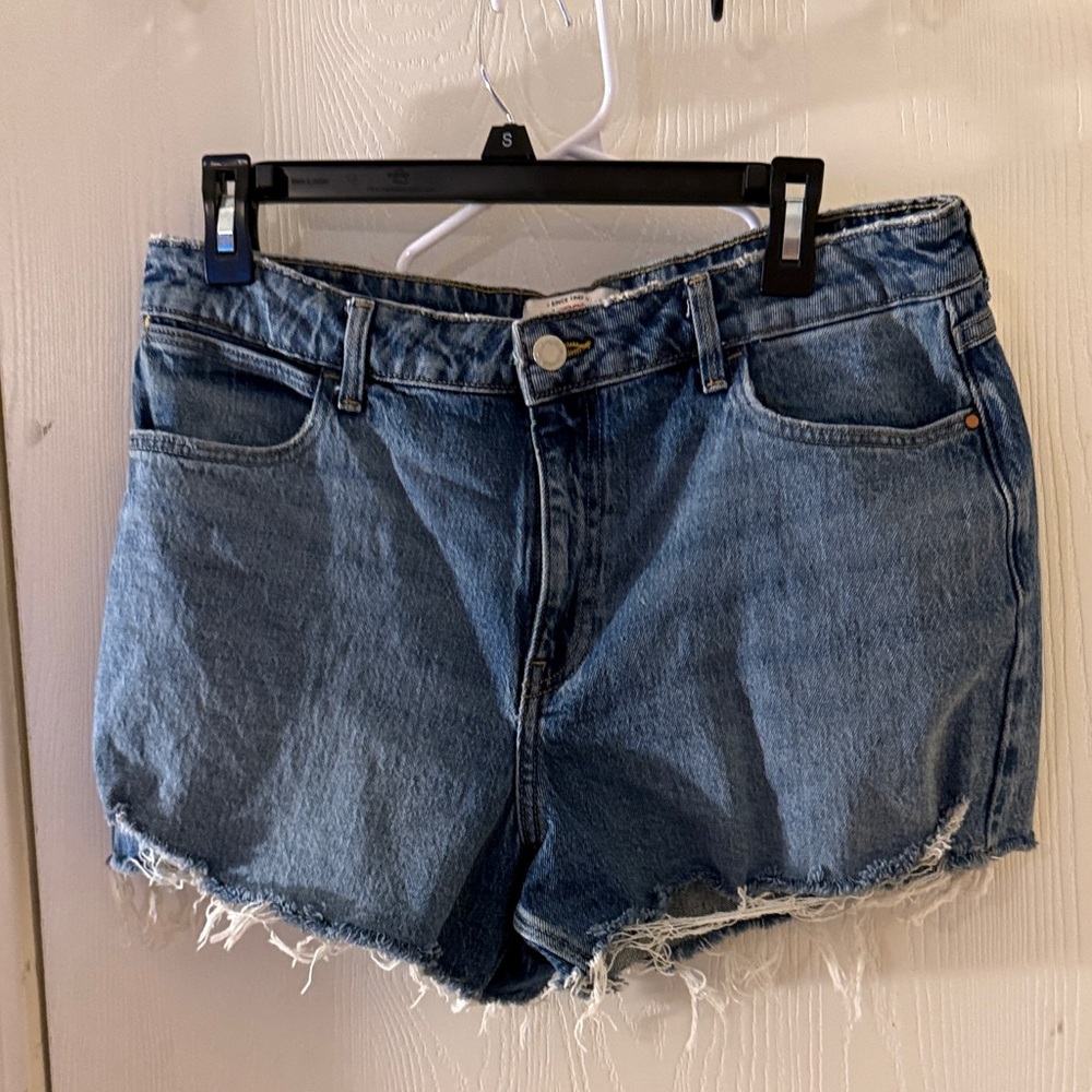 Wrangler Women's Frayed Hem Jean Shorts - Blue